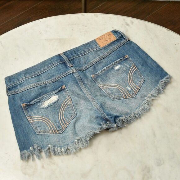 Hollister Distressed Shorty Jean Shorts Size 9 W29 - Picture 2 of 7